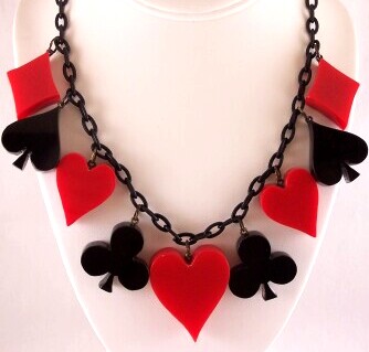 JE36 Judith Evans red & black resin card suite necklace